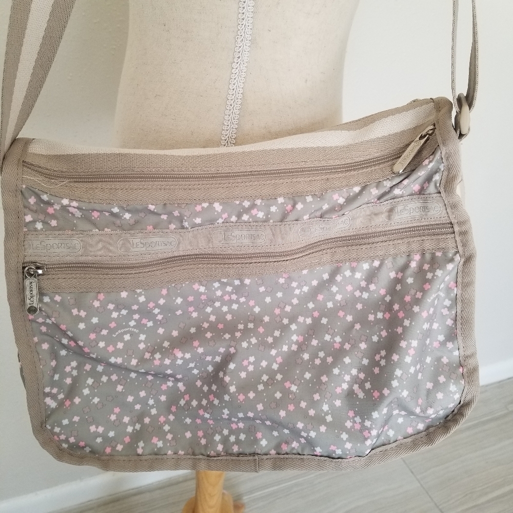 Le Sportsac Travel bag